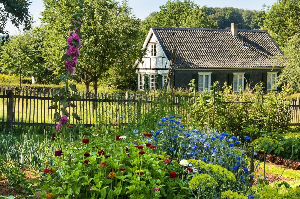Bandweberhaus mit Garten